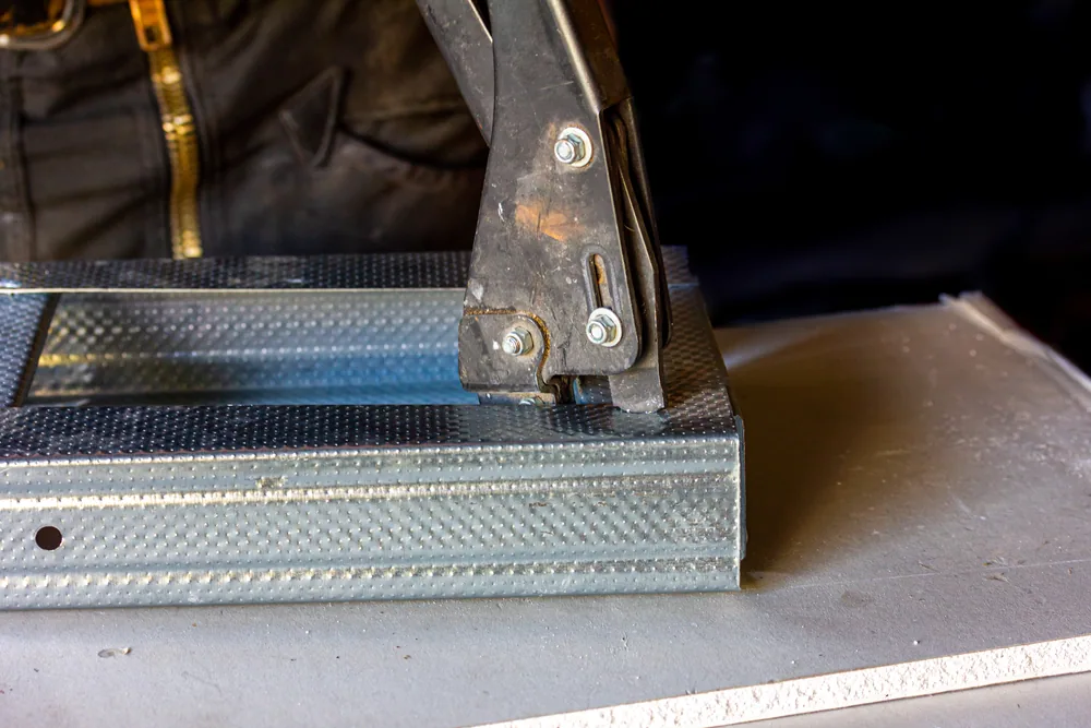 Drywall Anchor Vs. Stud: Key Differences (Explained)